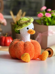 Crochet pattern Goose in a Pumpkin.