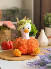 Crochet pattern Goose in a Pumpkin.